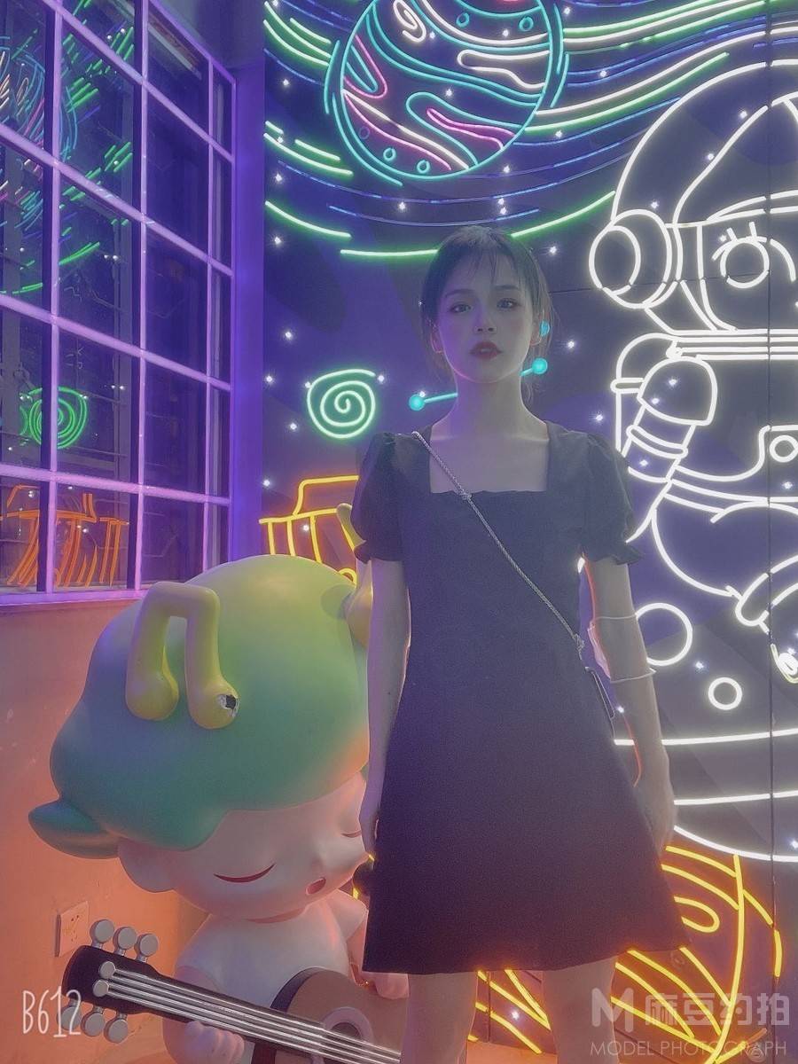 清新模特