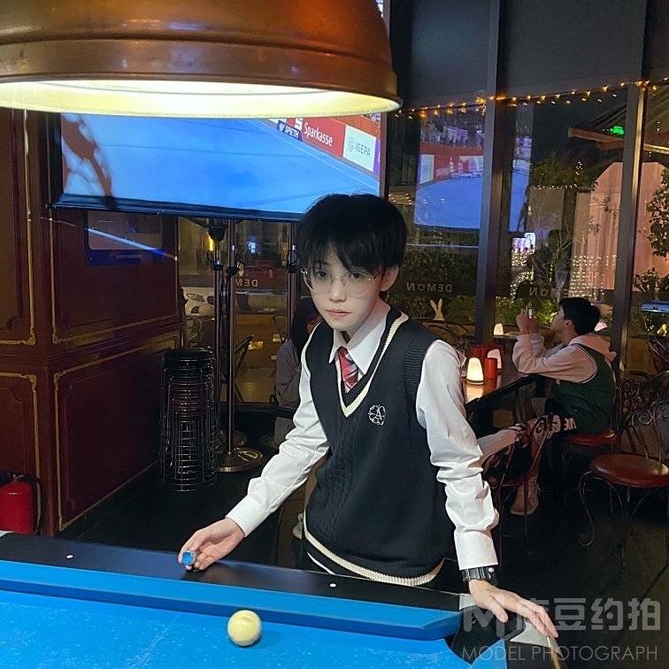 校园模特