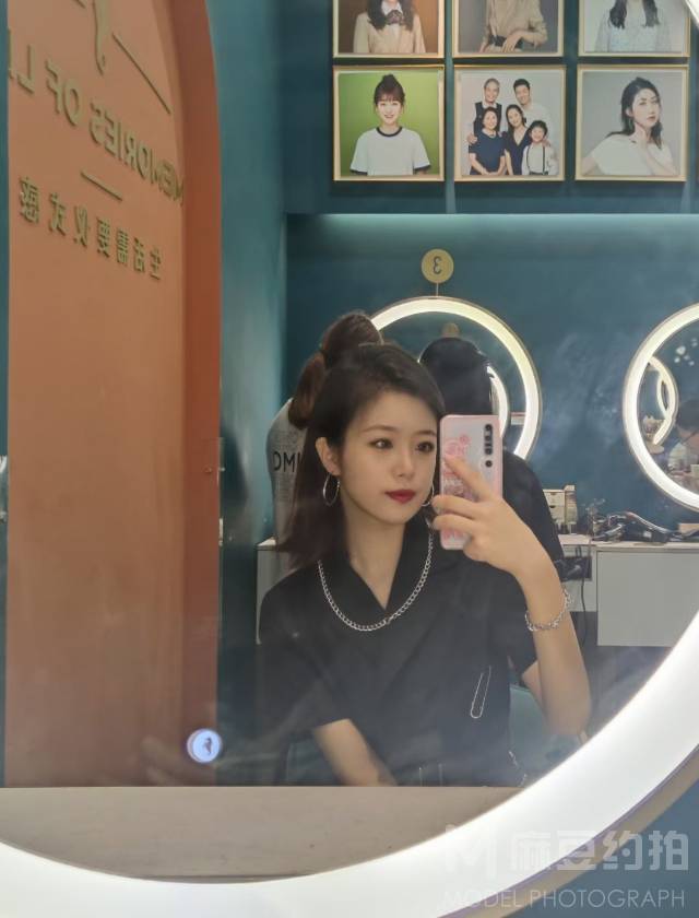 暗黑模特