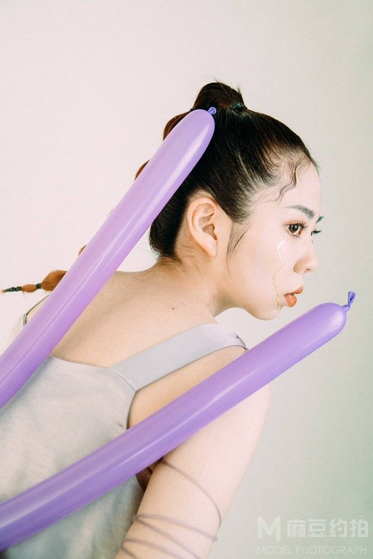 情绪模特