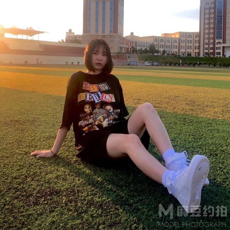 校园模特