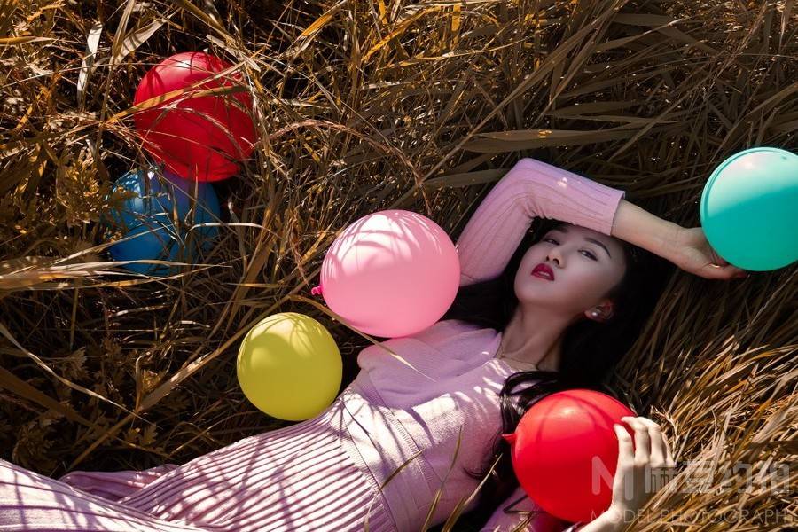情绪模特