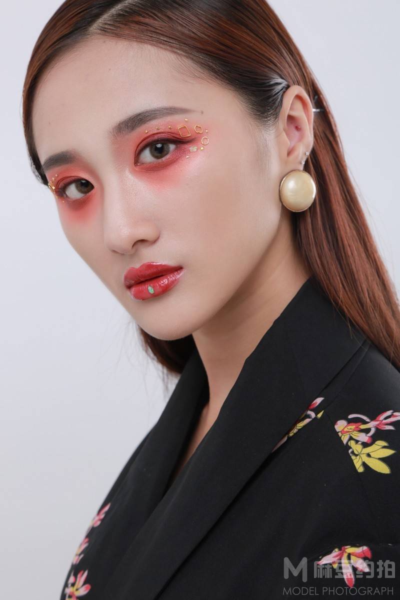 妆容模特