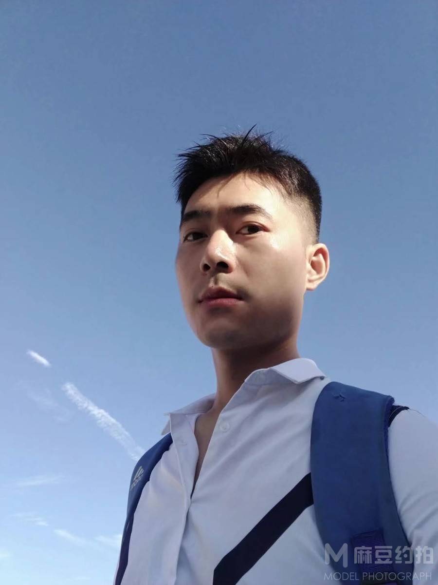 黑白模特