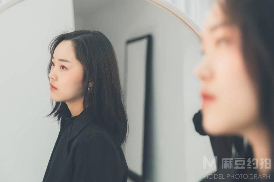 黑白模特