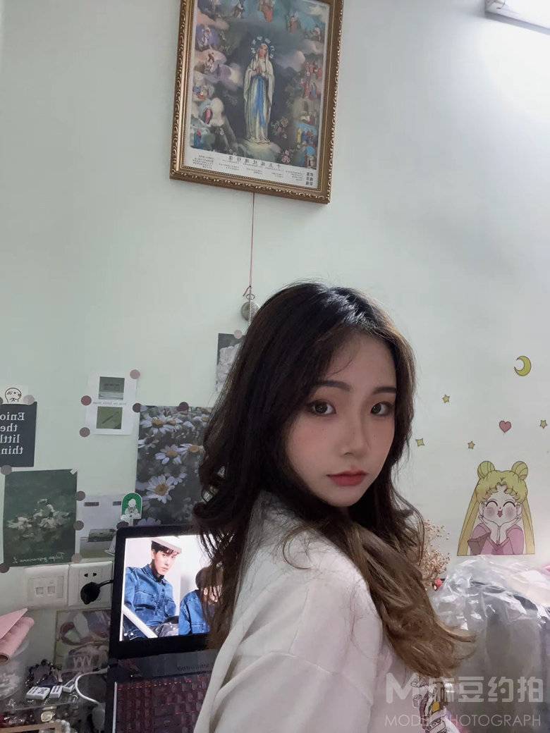 妆容模特