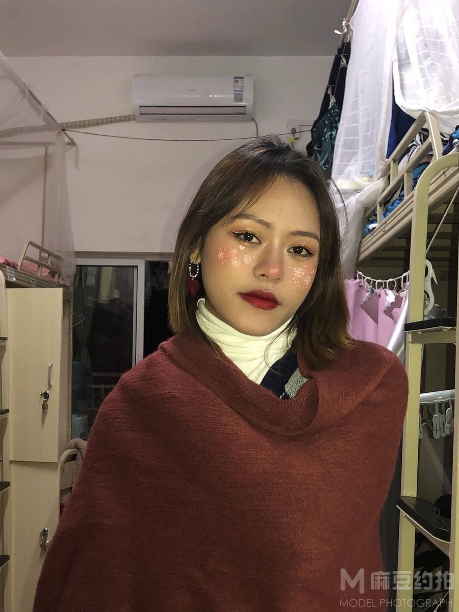 妆容模特