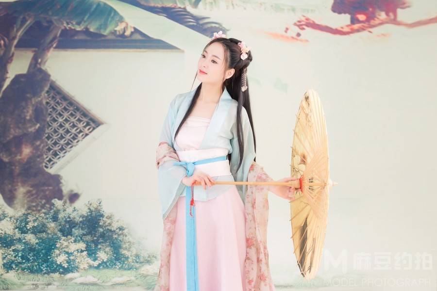 汉服模特