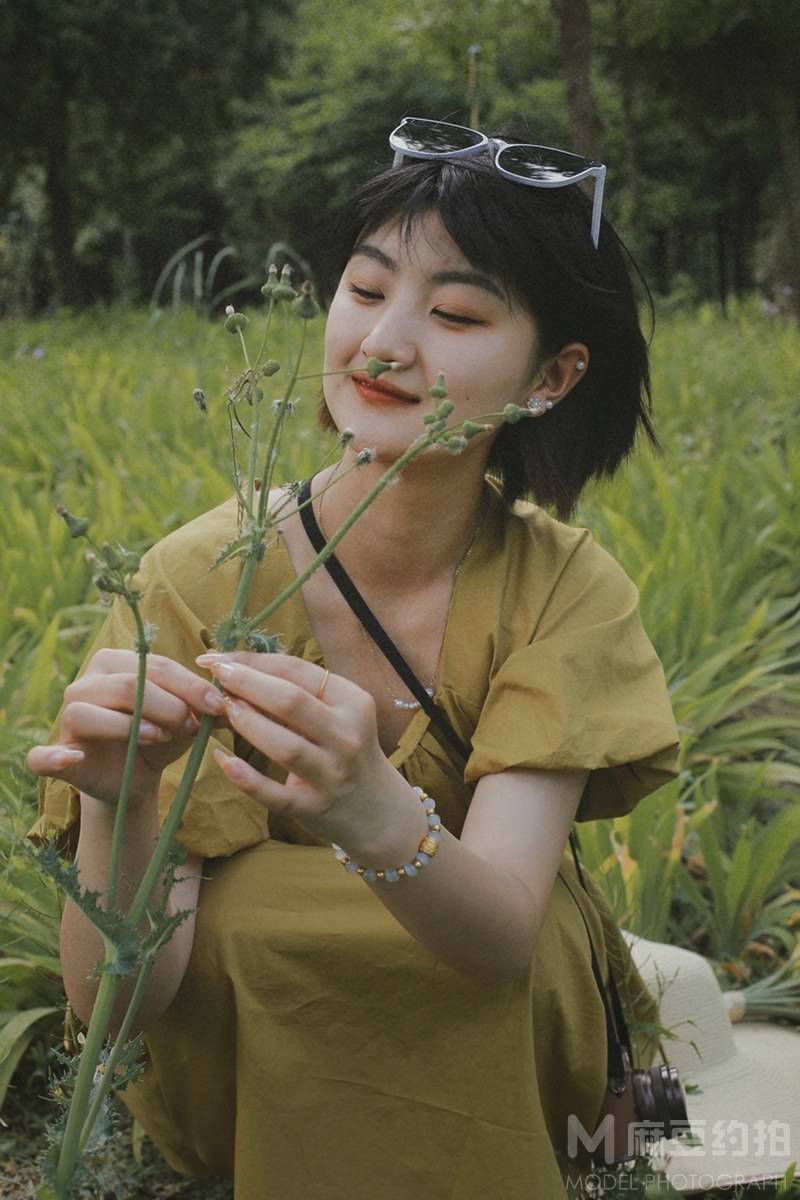 情绪模特