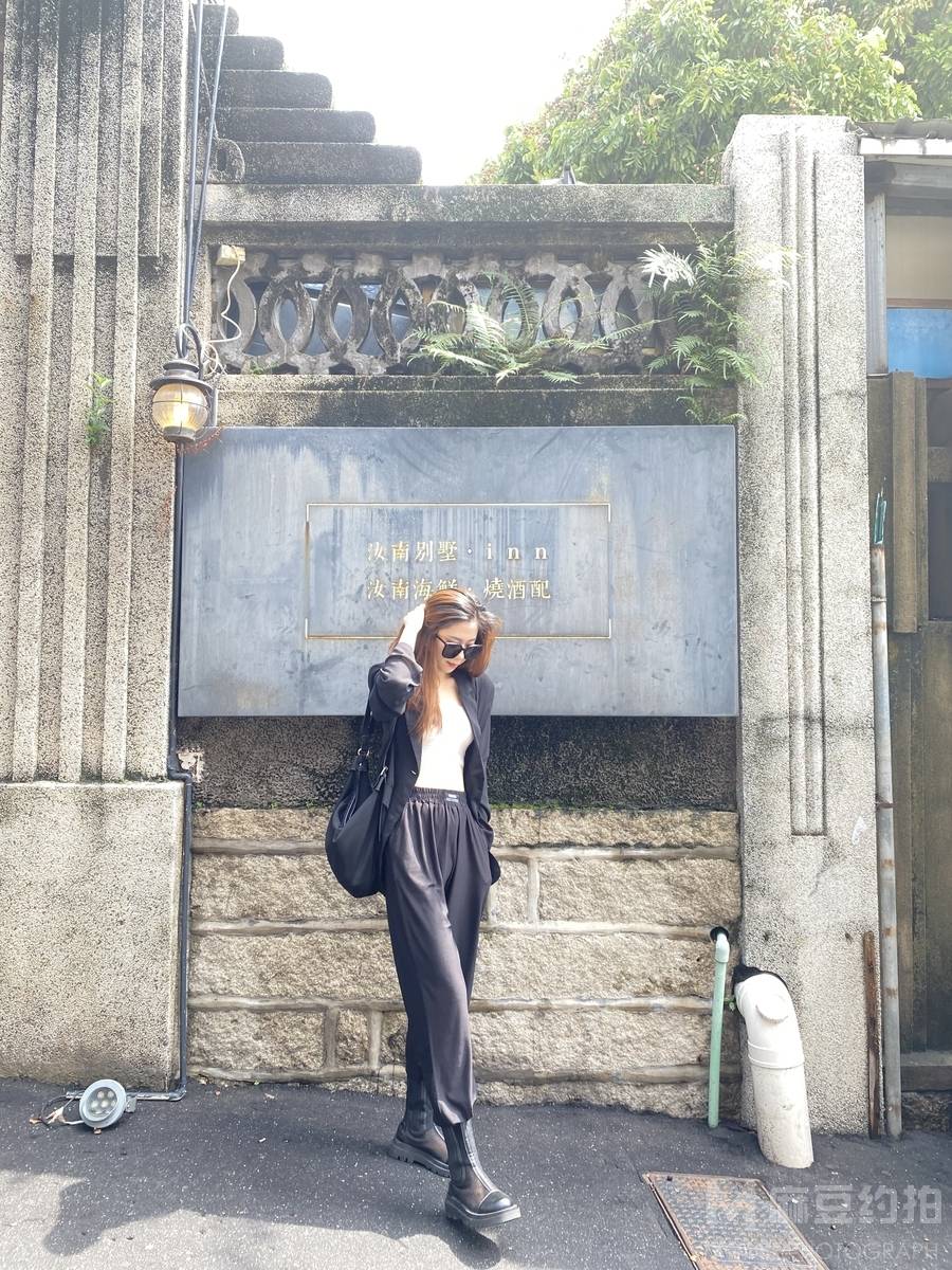 黑白模特
