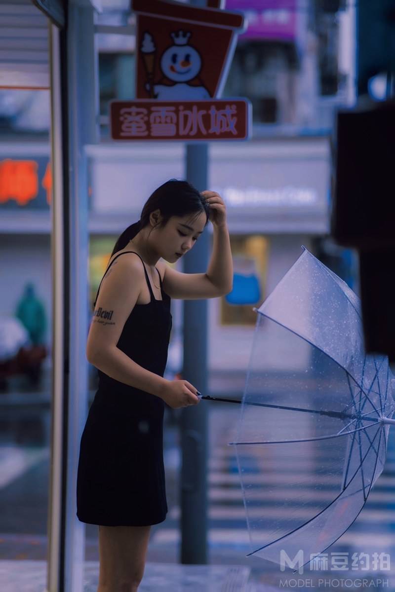 情绪模特