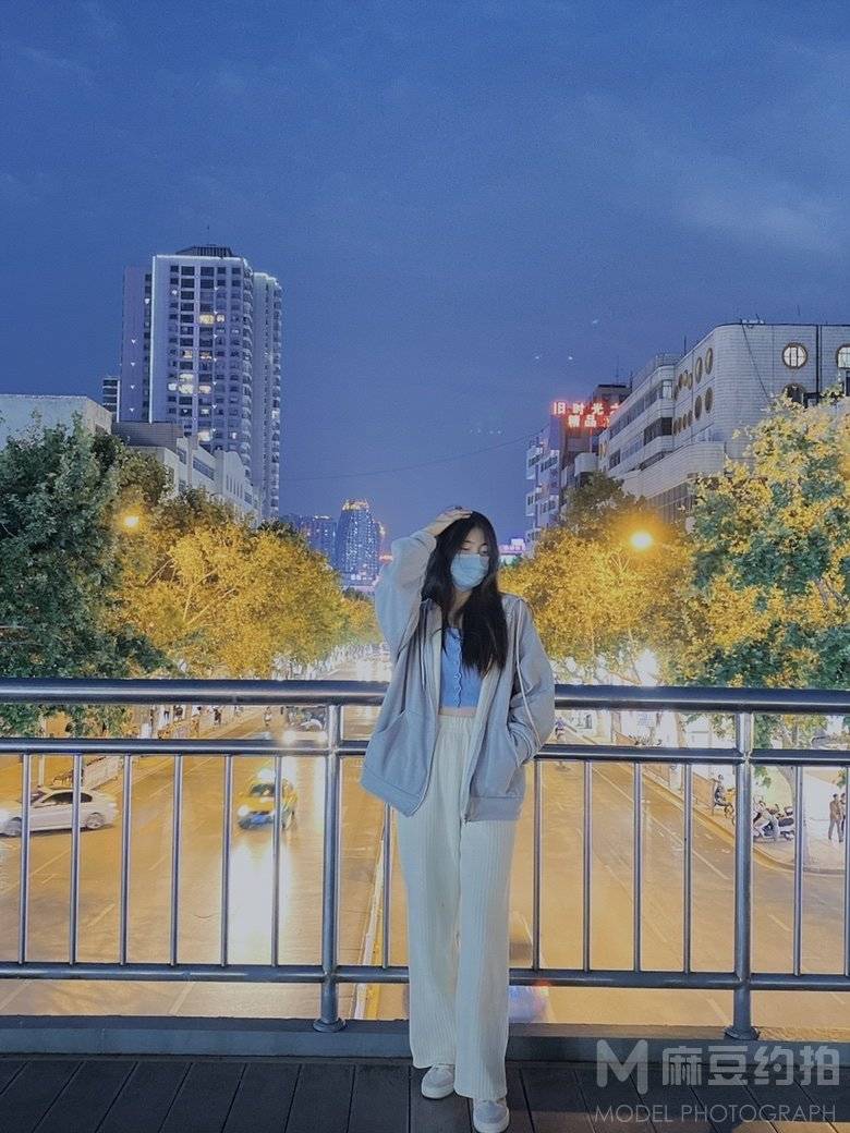 夜景模特