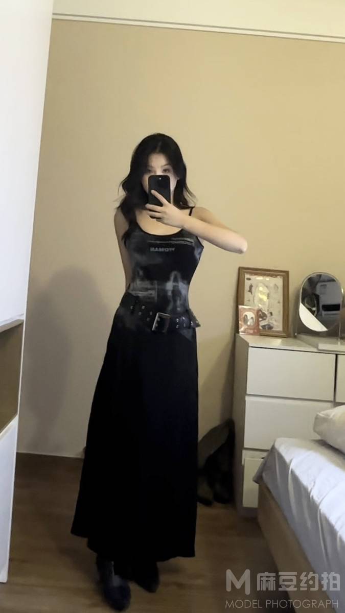 黑白模特