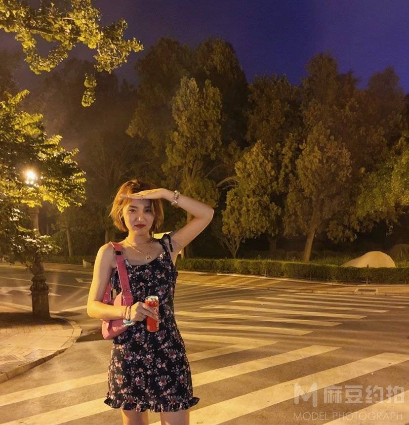 夜景模特