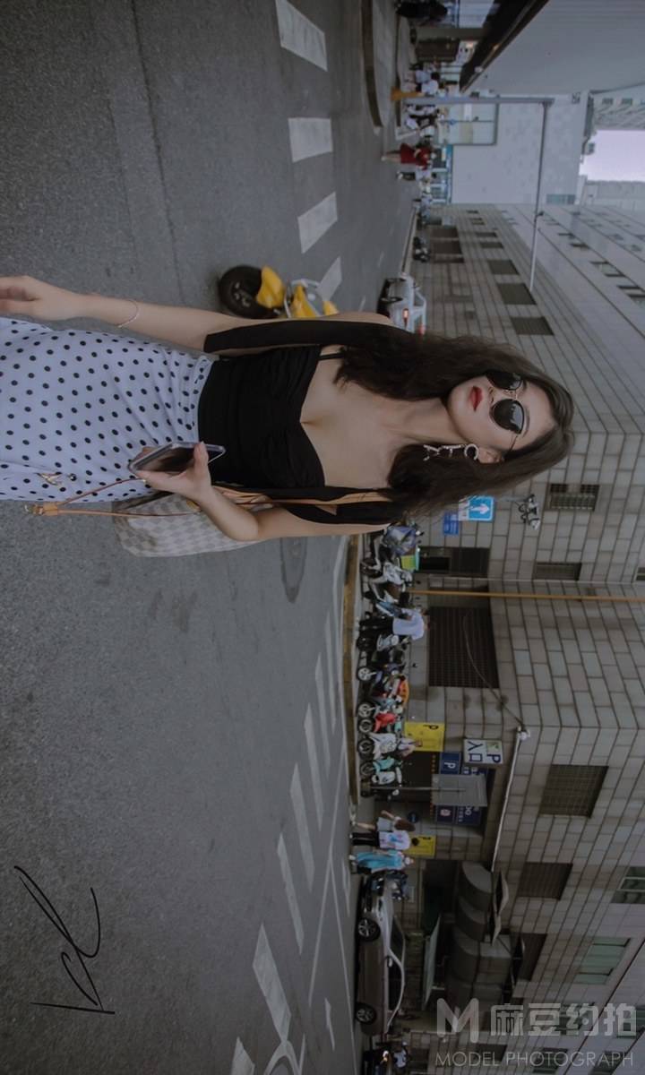 黑白模特