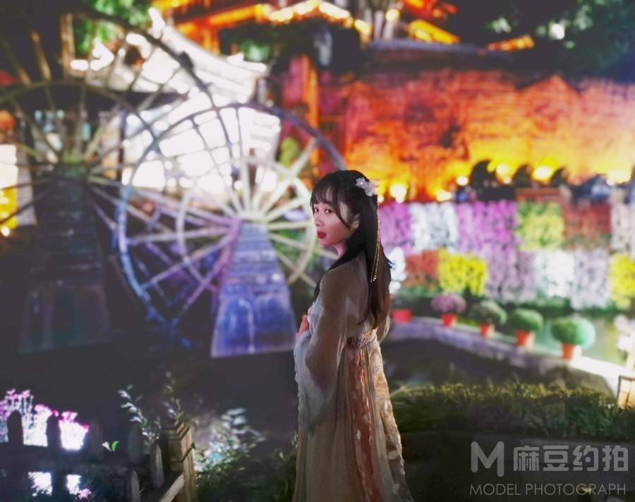 汉服模特