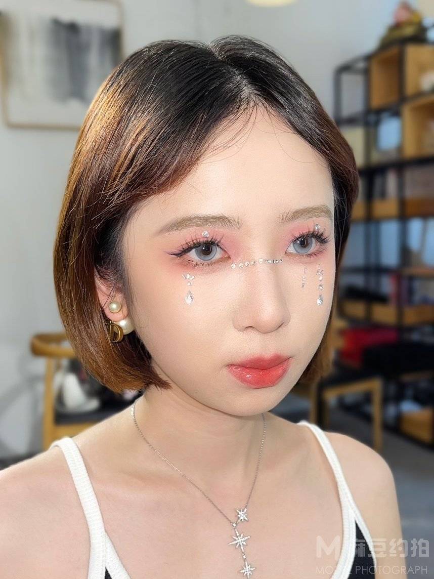 妆容模特