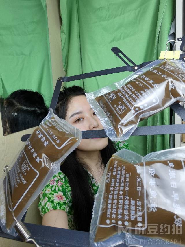 情绪模特