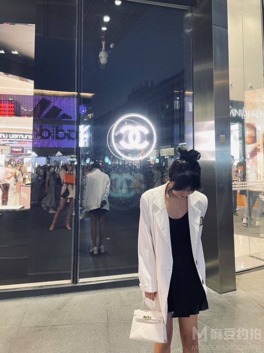 校园模特