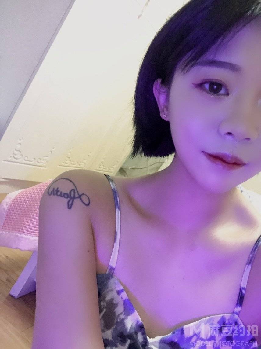 黑白模特