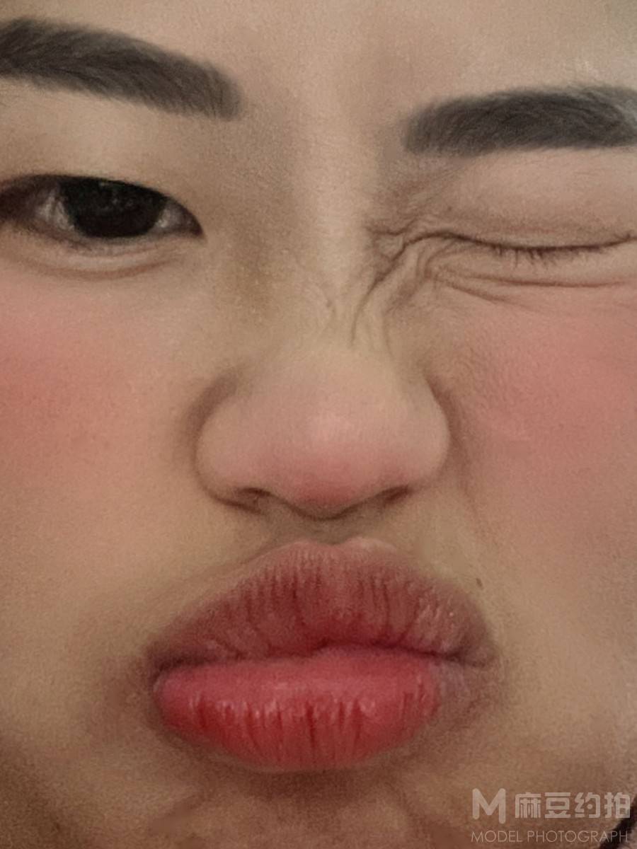 情绪模特