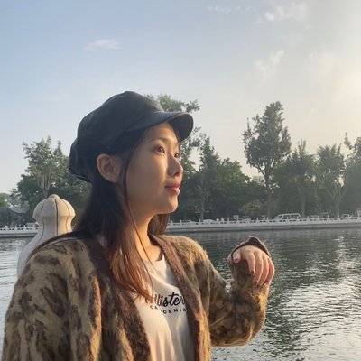宝丽来模特
