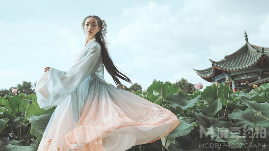 汉服模特