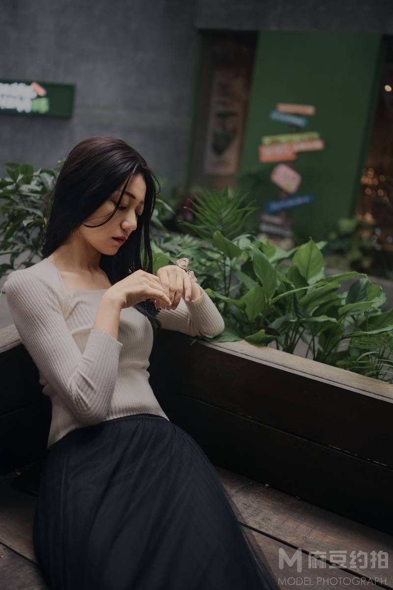 情绪模特