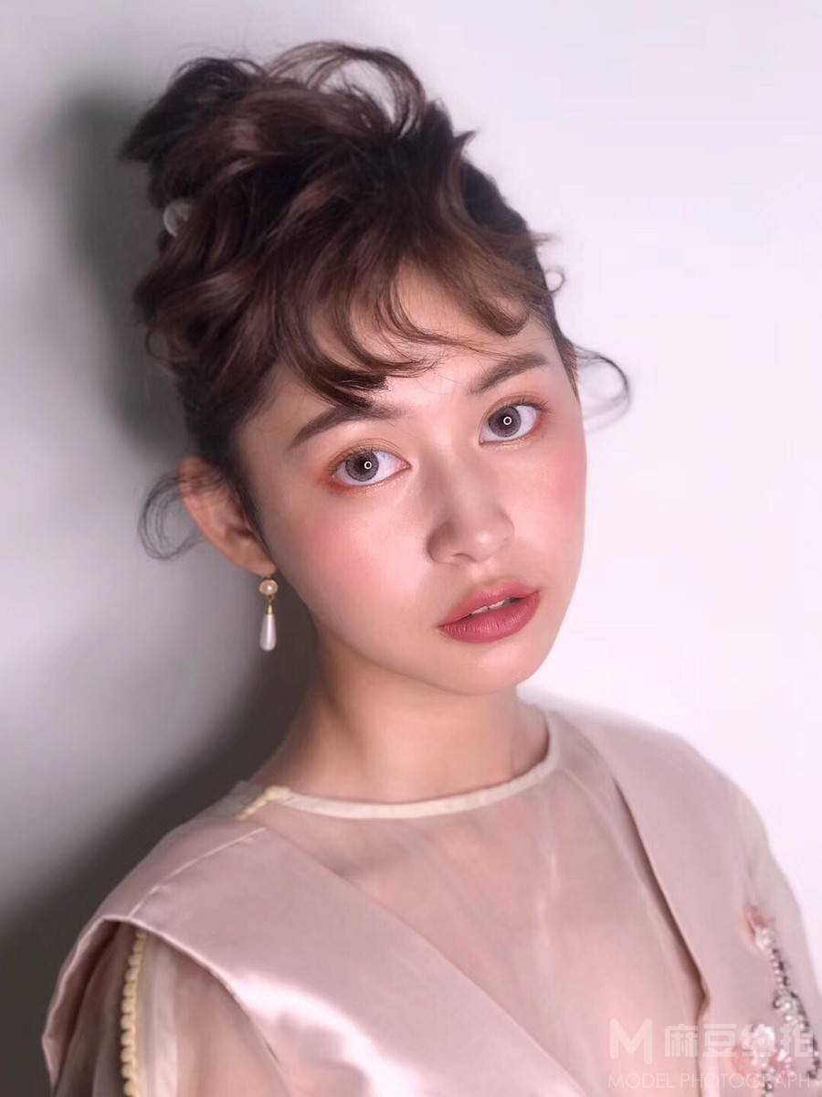 妆容模特