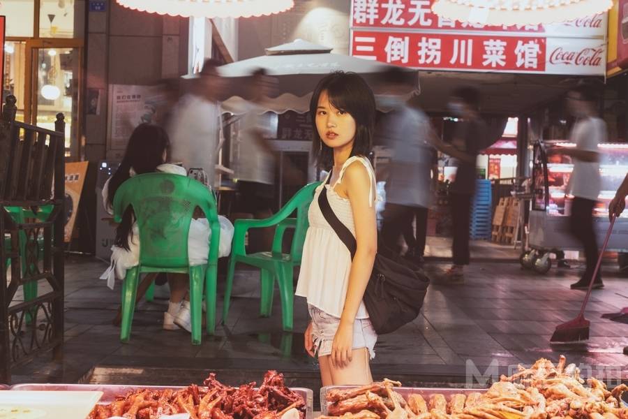 情绪模特