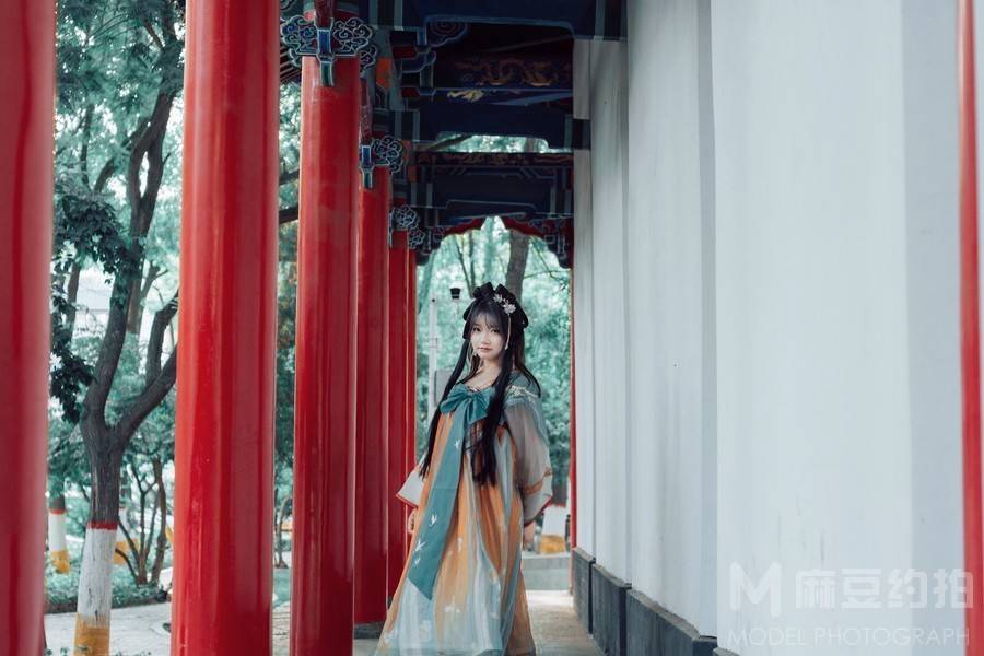 汉服模特