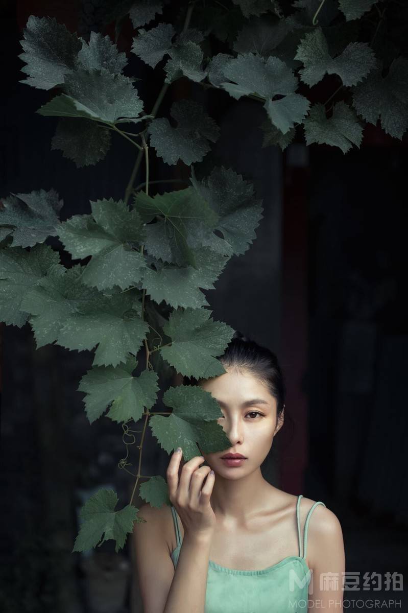 情绪模特