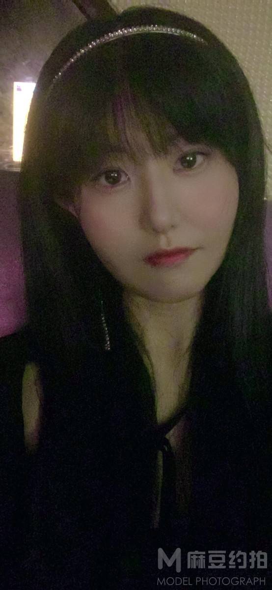 黑白模特