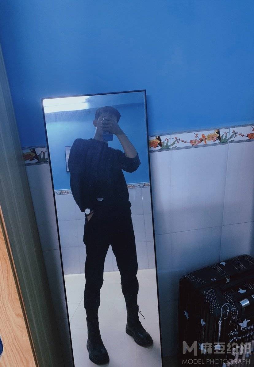 黑白模特