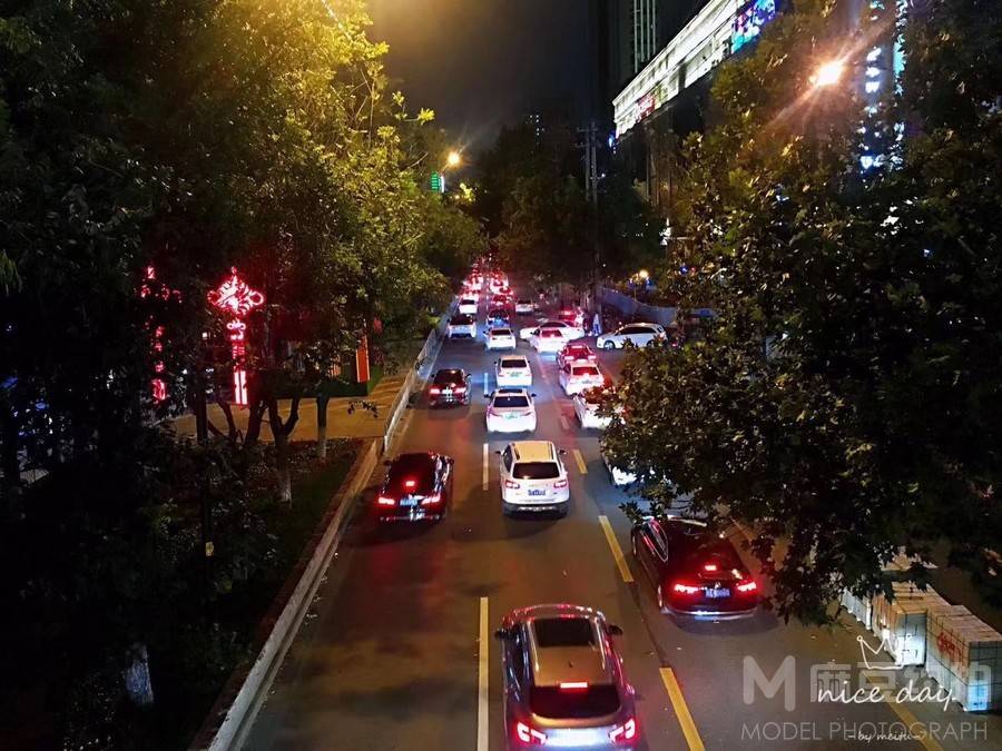 夜景模特