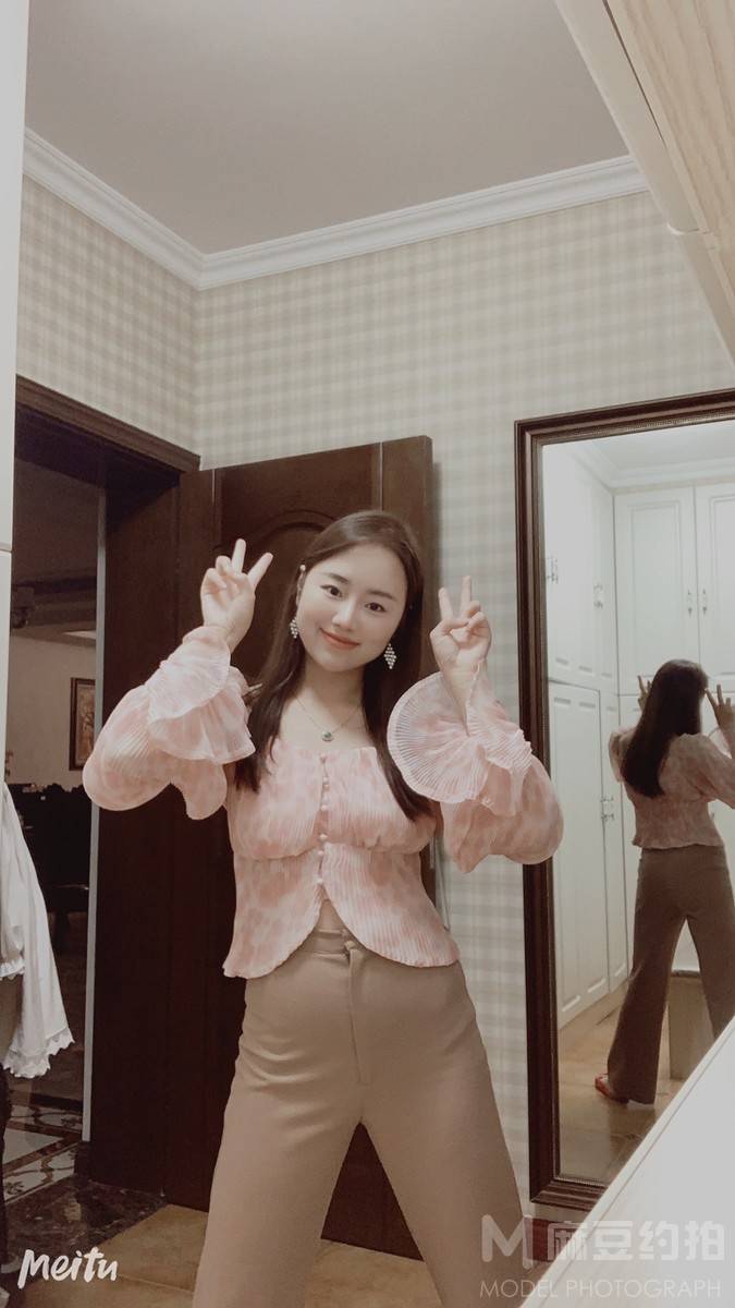 清新模特