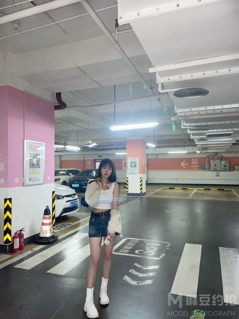 校园模特