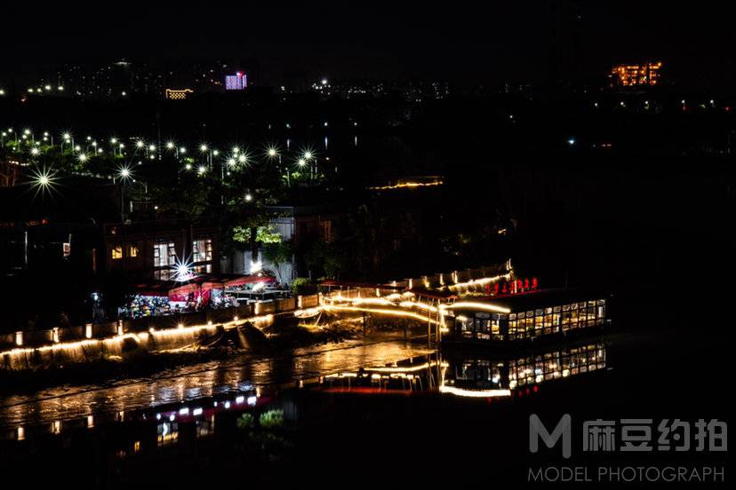 夜景模特