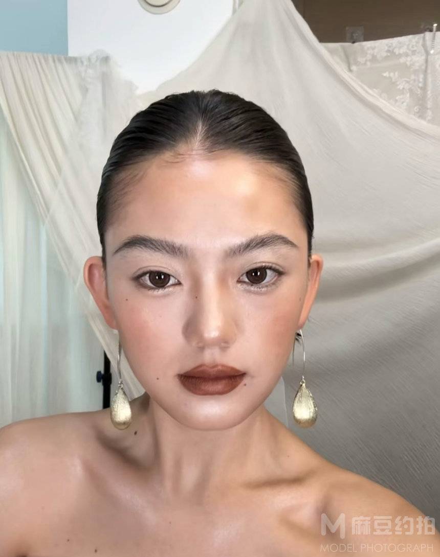 妆容模特