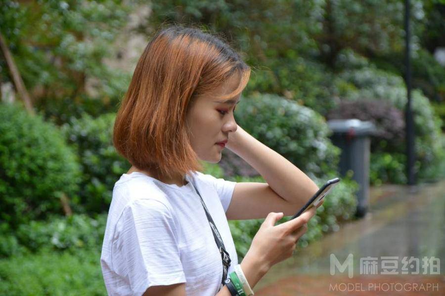 情绪模特