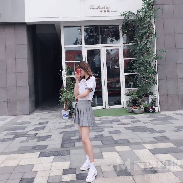 校园模特