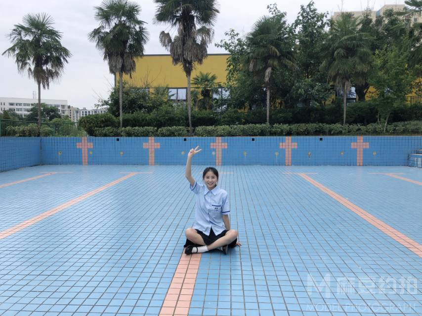 校园模特