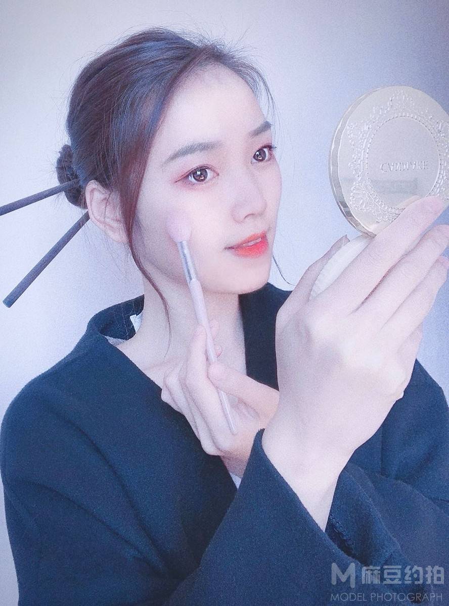 妆容模特