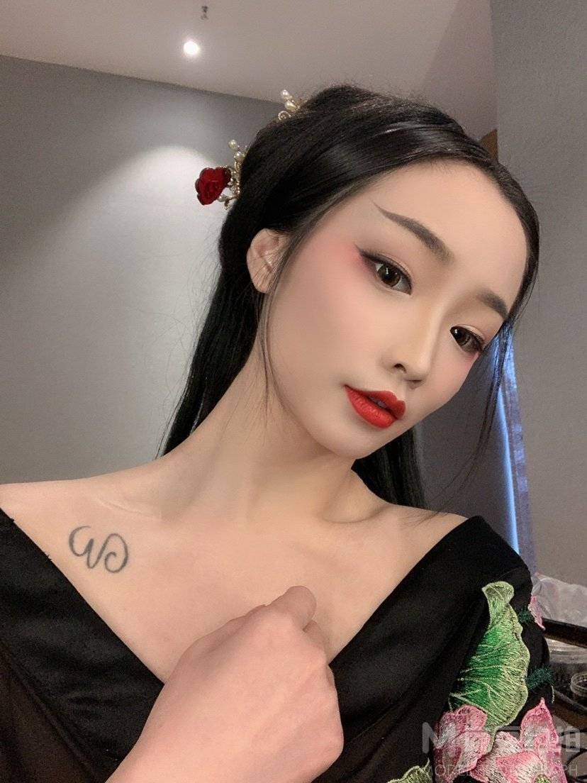 清新模特