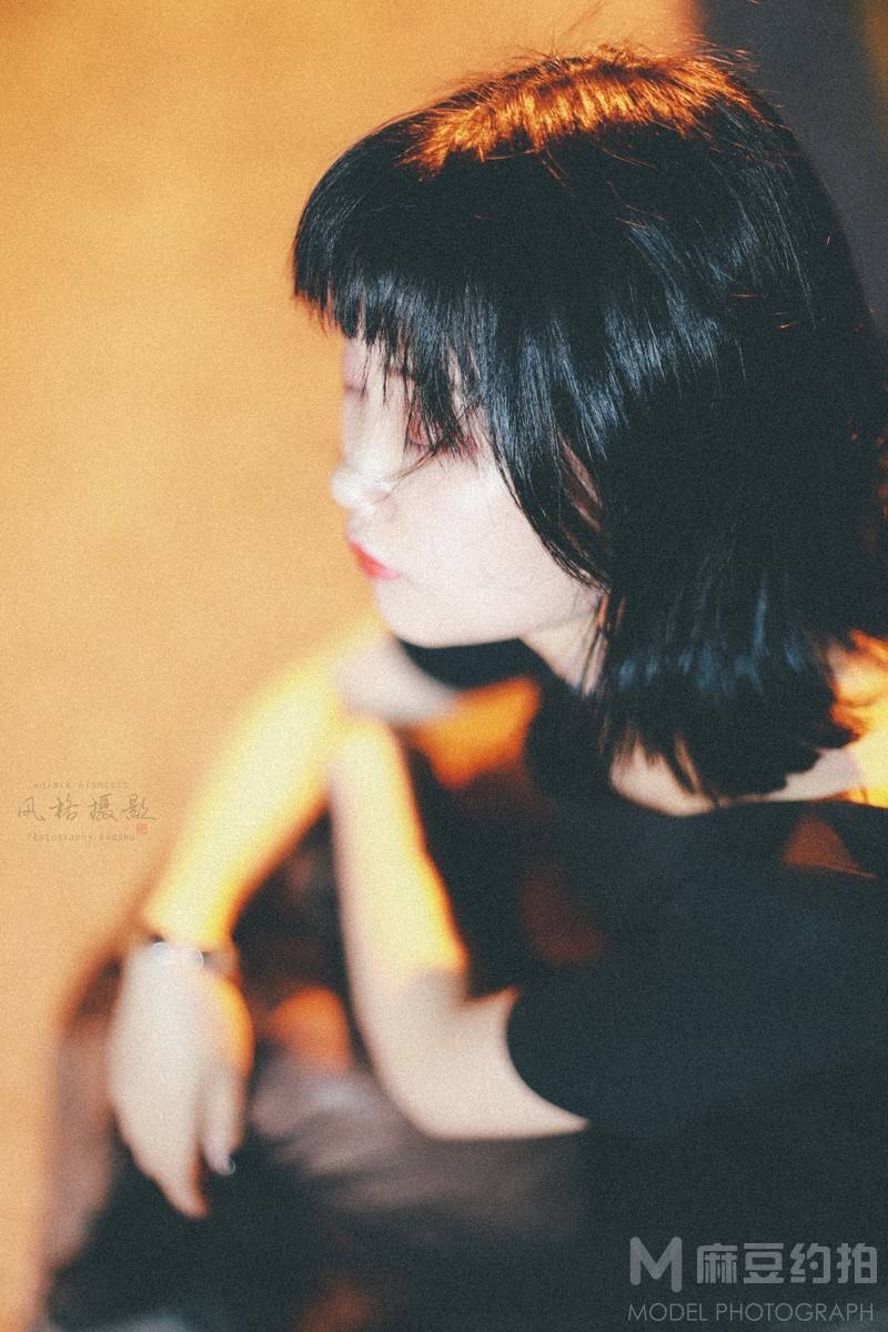 情绪模特