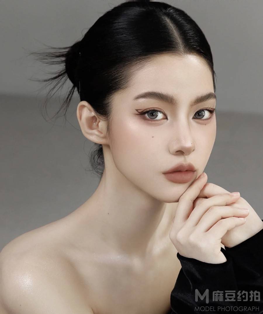 妆容模特