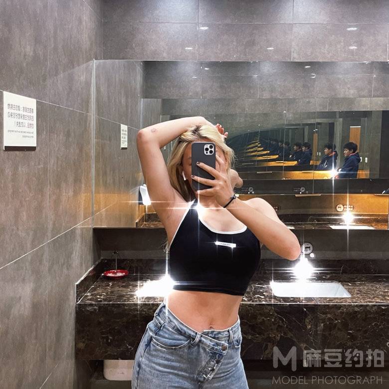 暗黑模特