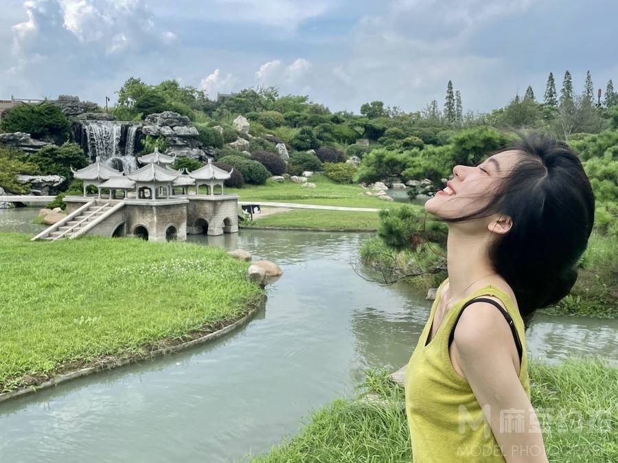 清新模特