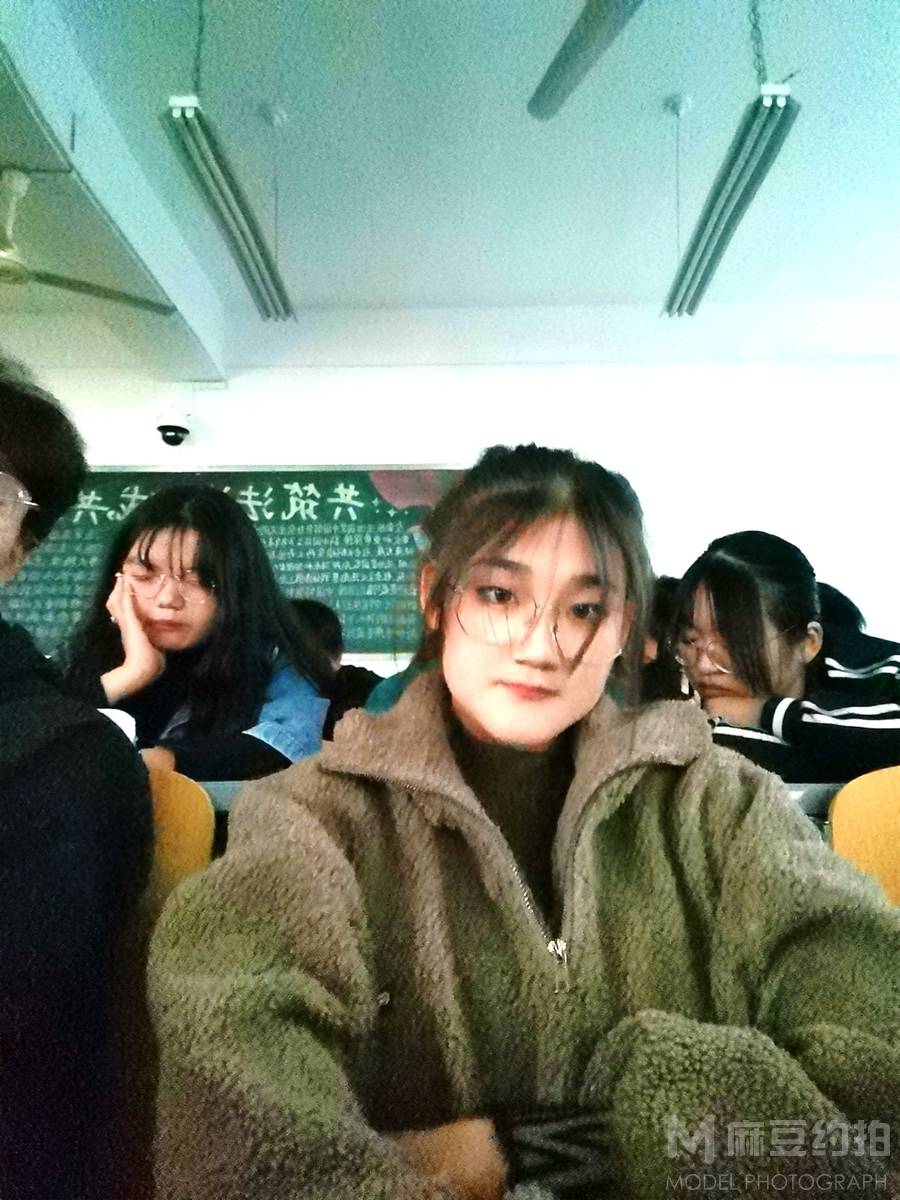 校园模特