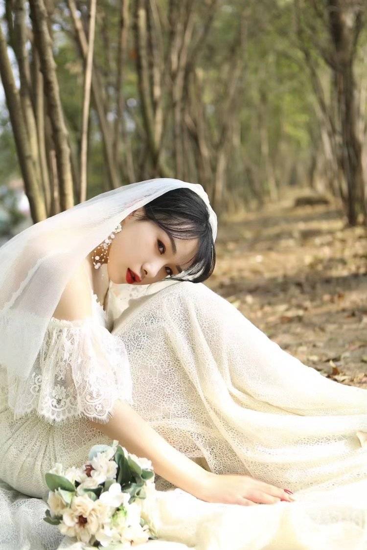 黑白模特